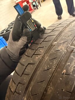 2x pneu 235/40 r19 - 4