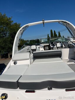 Loď Regal 2550 - 4