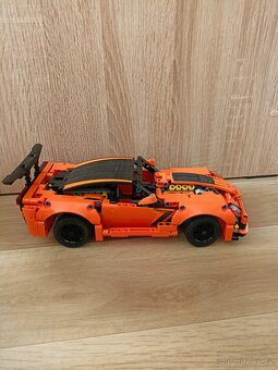 LEGO Technic 42093 Chevrolet Corvette ZR1 - 4