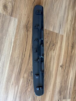 Lišta páté dveře NISSAN QASHQAI 06-2013 - 4
