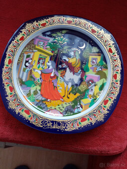 Dekorativní porcelánové talíře na zavěšení na zed - 4