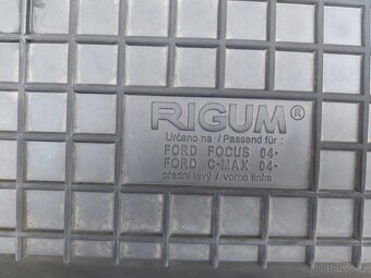 Prodám gumové koberečky Ford Focus mk2 - 4