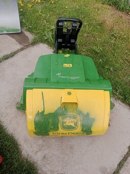 Šlapací traktor John Deer - 4