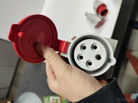 Zasuvka na zed i na kabel - 4