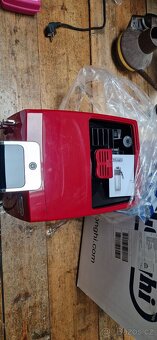 Delonghi Dinamica ECAM358.15.R červený - 4