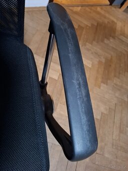 Kancelářská židle se síťovým opěradlem - 4