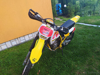 suzuki DR350 - 4