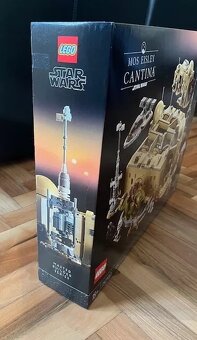LEGO - 75290 - 4