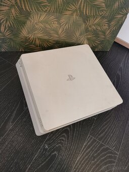 Sony PlayStation 4 Slim - 4
