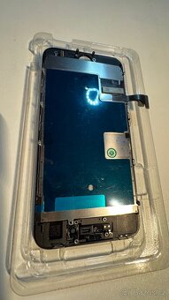 Displej na iPhone SE 6 - 4