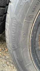 Zimní pneu Goodyear 215/65 R17 - 4