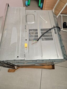 Vestavná trouba whirpool na náhradní díly - 4