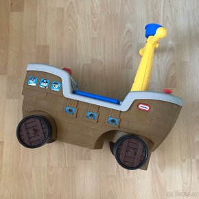 Odrážedlo Little Tikes Pirátská loď - 4