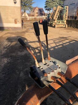 Prodám samonakládací vůz na balíky. - 4