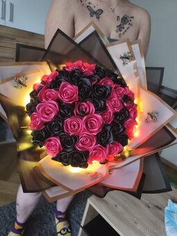 Růže že saténové stuhy - 4