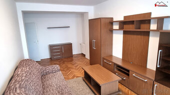OV 2+1,po rekonstr.,zděný,balkón,3.NP/5,56 m2,k pronájmu - 4