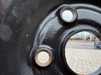 Zimní pneu NEXEN 205/55 R16 + disky Škoda Yeti - 4