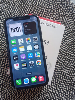 Apple iPhone XR 64GB + sluchátka - 4