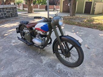 Jawa pérák 250 - 4