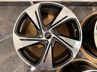 original audi a3 s3 r19 RS 8Y 8Y0601025CG 5X112 - 4