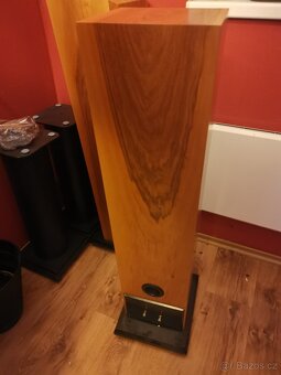 2x sloupy + zesilovač - 4