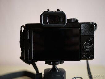 Fotoaparát Panasonic G100+stativ a brašna... - 4