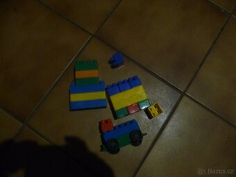 Prodám šlapací traktor, houpačku, dětské pískoviště - 4