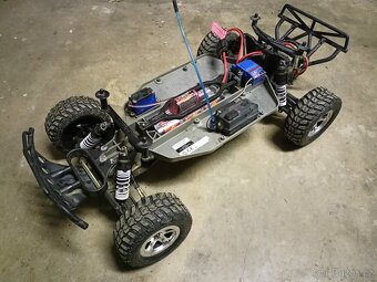 Traxxas slash - 4