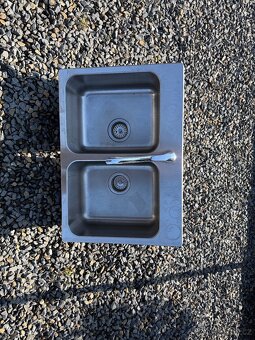 Dvojdřez IKEA s baterií - 4