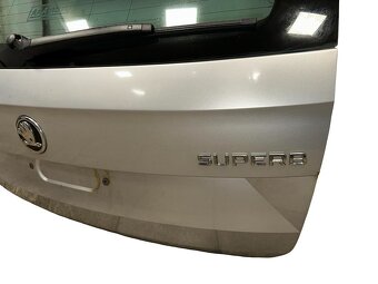 Páté dveře stříbrná LA7W Škoda Superb 2 FL kombi r.v. 2014 - 4