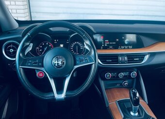 Alfa Romeo Stelvio - 4