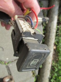 Startér, posilovač řízení a třmen brzdy na Škoda - 4