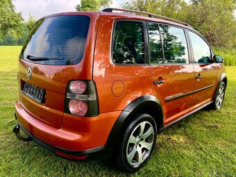 VOLKSWAGEN TOURAN CROSS 2.0 TDI,7 míst - 4