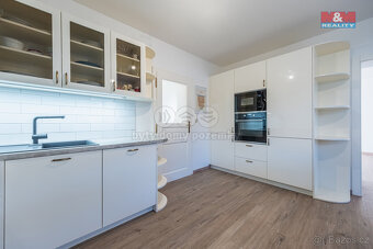 Prodej rodinného domu, 250 m², Bukovany - 4