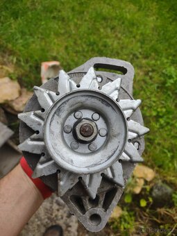 Ulozenka alternátor Fiat 850 - 4
