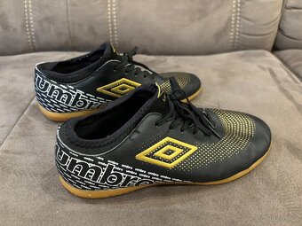 Dětské sálové kopačky Umbro vel. 38 - 4