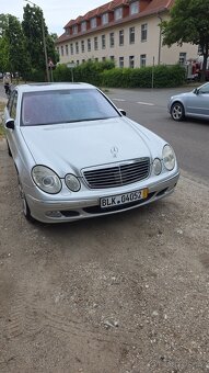Mercedes w 211 E 5000 - 4
