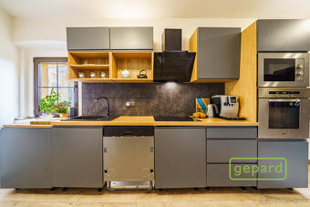 Celá přístavba domu. Byt 3+1 (celkem 72,5m²) + víceúčelová m - 4