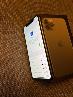 Apple iPhone 11 Pro 64GB Midnight Green - 4