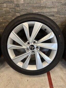 originální alu škoda 7Jx17 5x100, ET51 letní pneu 215/45/17 - 4