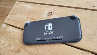 Nintendo Switch Lite - 4