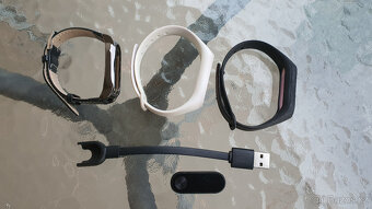 Mi Band 2 + náramky + nabíječka - 4