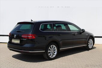 Volkswagen Passat 2.0 TDI 4MOTION HIGHLINE ČR (2017) - 4