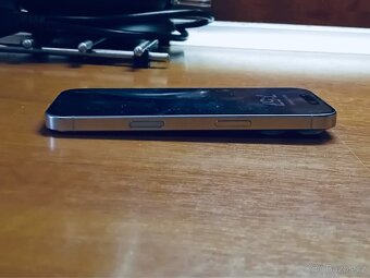 Iphone 16 pro - 4