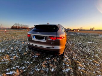 Jaguar F-Pace 2.0D 132KW R-Sport AWD - 4