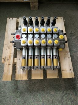 Hydraulický/Elektrický rozvaděč - 4