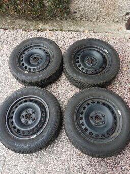 Prodám plechové disky 5x112 R 15' se zimní pneu - 4