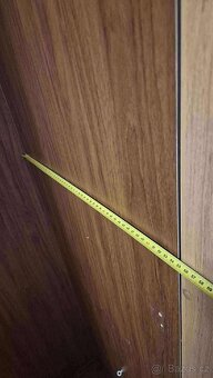 Posuvné dveře šatní skříně se zrcadlem + skříň - 4