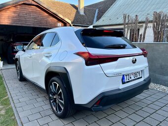 Lexus UX 250h - 4