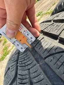 255/40 r19 - 4